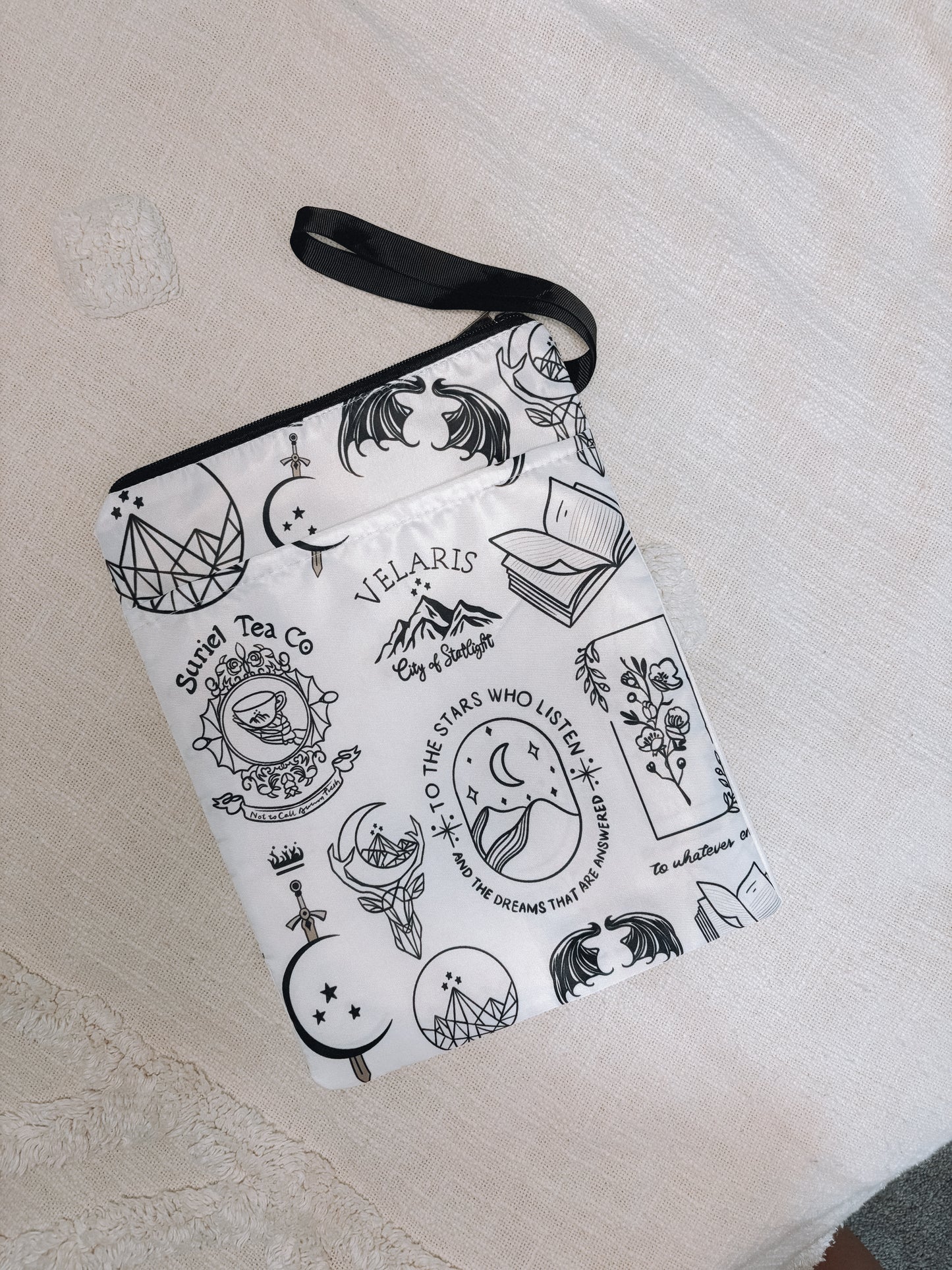 The "Stars Who Listen" Book Pouch – Velaris Edition