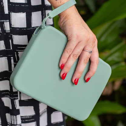 The Strapsicle Clutch: Black