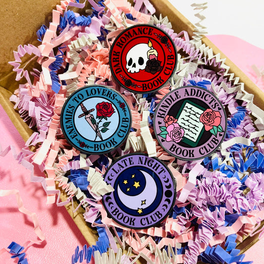 Dark Romance Bookish Kindle Grip/Holder: Kindle addicts